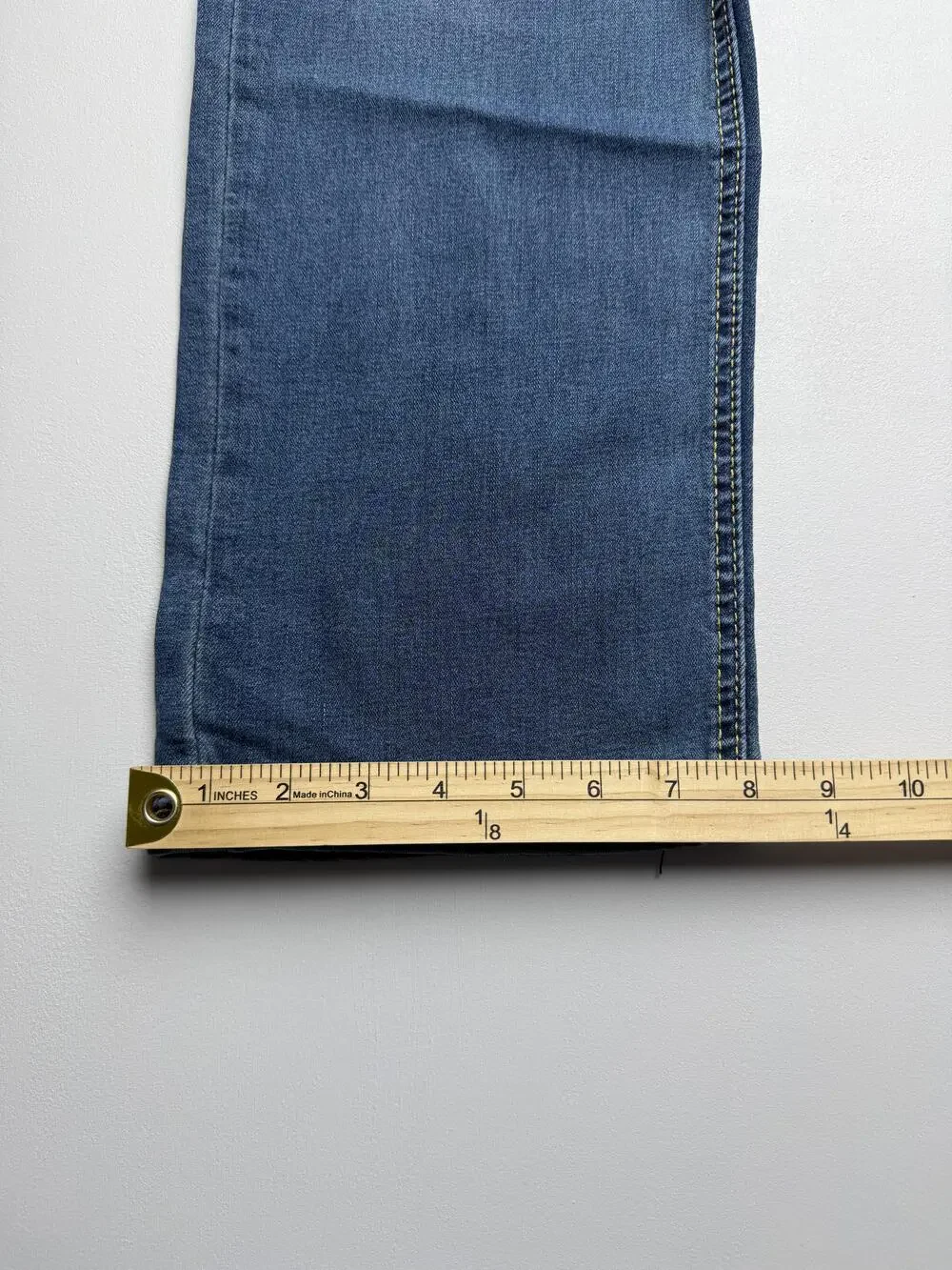 Izod Jeans Mens 36x32 Blue Med Wash Denim Regular Straight Stretch Casual